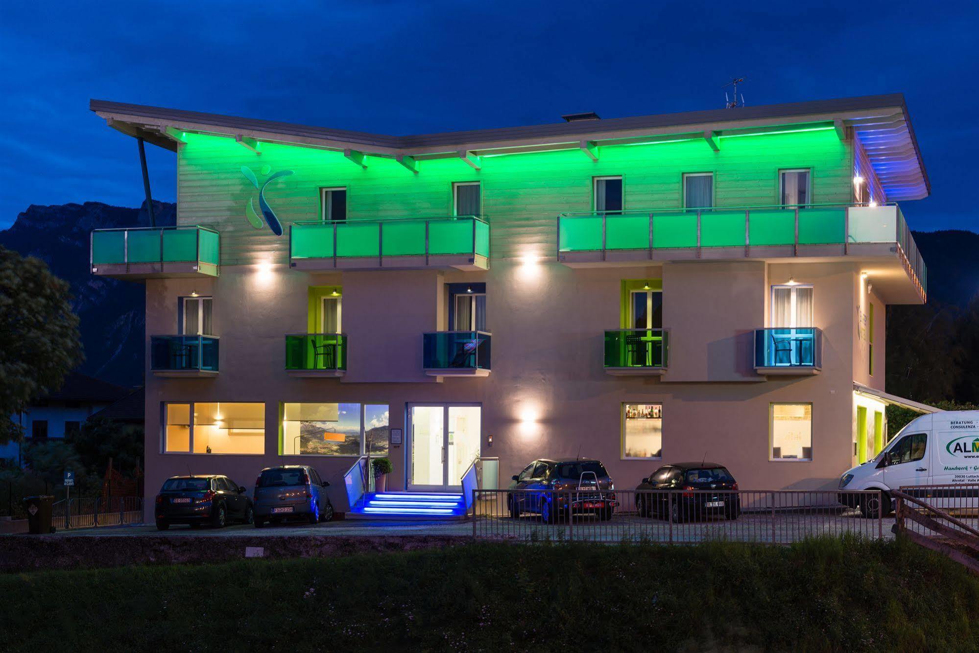 Energy Hotel Calceranica al Lago Exterior foto